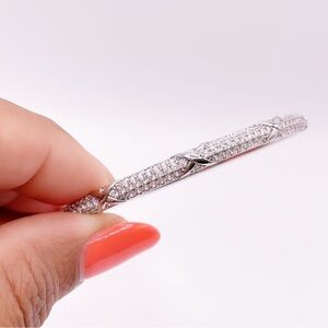 Elegant Silver Bracelet with Crystal Accents